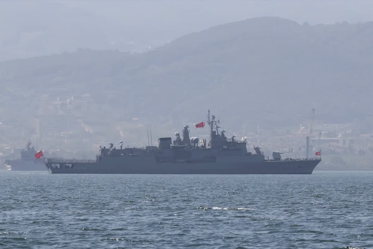Türk donanmasından Mavi Vatan geçişi