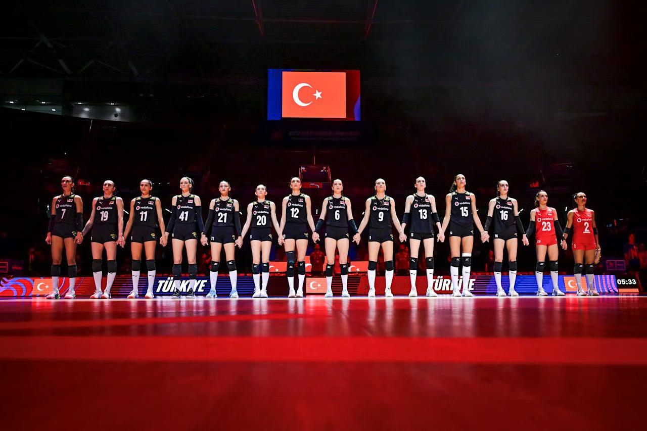 Filenin Sultanları, VNL'de ilk haftayı Çin galibiyetiyle namağlup lider tamamladı: Pekin etabı 4'te 4'le kapandı