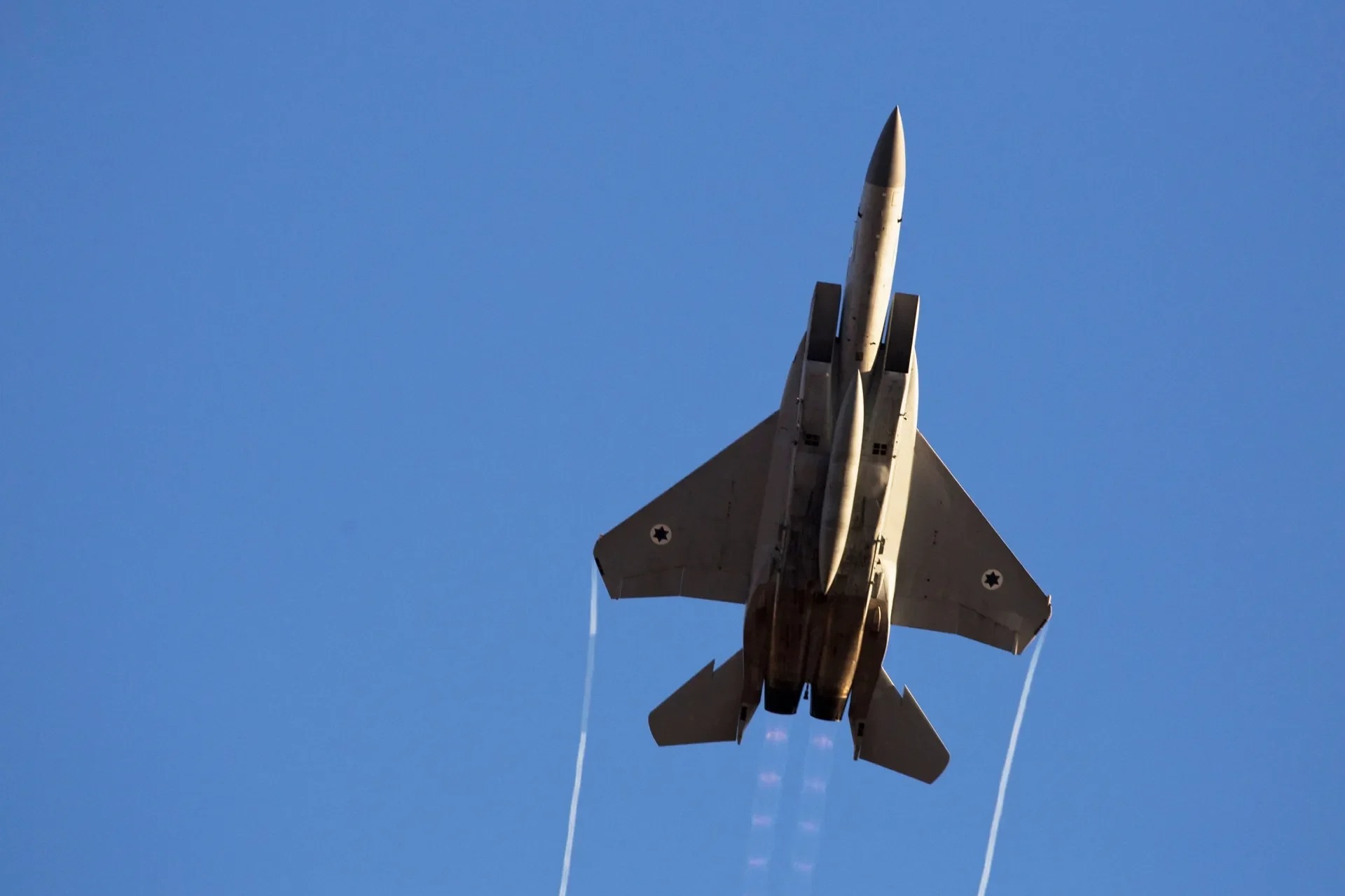 Israeli Air Strikes Hit Syria’s Homs and Latakia