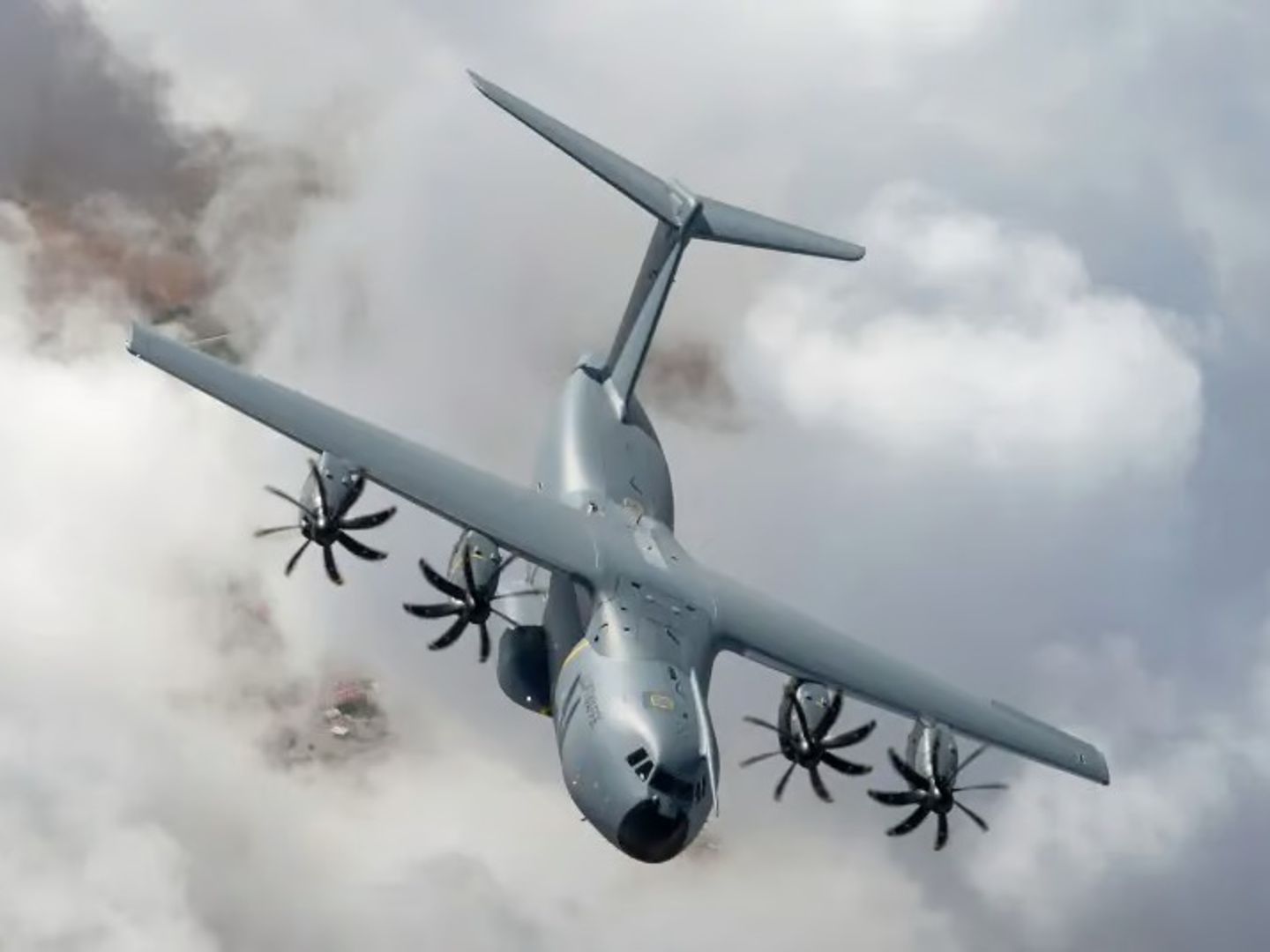 Almanya A400M nakliye uçağı filosunu tamamladı son teslimat yapıldı