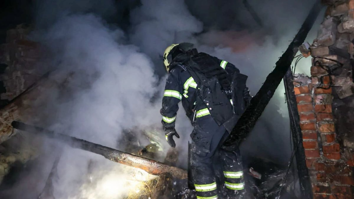 Kiev'de ekipler vurulan yerlere sevk edildi - Ukrayna Savunma Bakanlığı