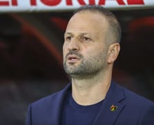 Sivasspor, teknik direktör Osman Zeki Korkmaz'la anlaşma sağladı: Kırmızı beyazlıları yeniden Süper Lig'e çıkarma sözü verdi