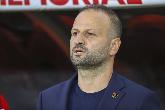 Sivasspor, teknik direktör Osman Zeki Korkmaz'la anlaşma sağladı: Kırmızı beyazlıları yeniden Süper Lig'e çıkarma sözü verdi