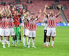 Samsunspor, Konferans Ligi'nde AEK'yı konuk ediyor: Hedef liderlik ve tarihi ilk 8!