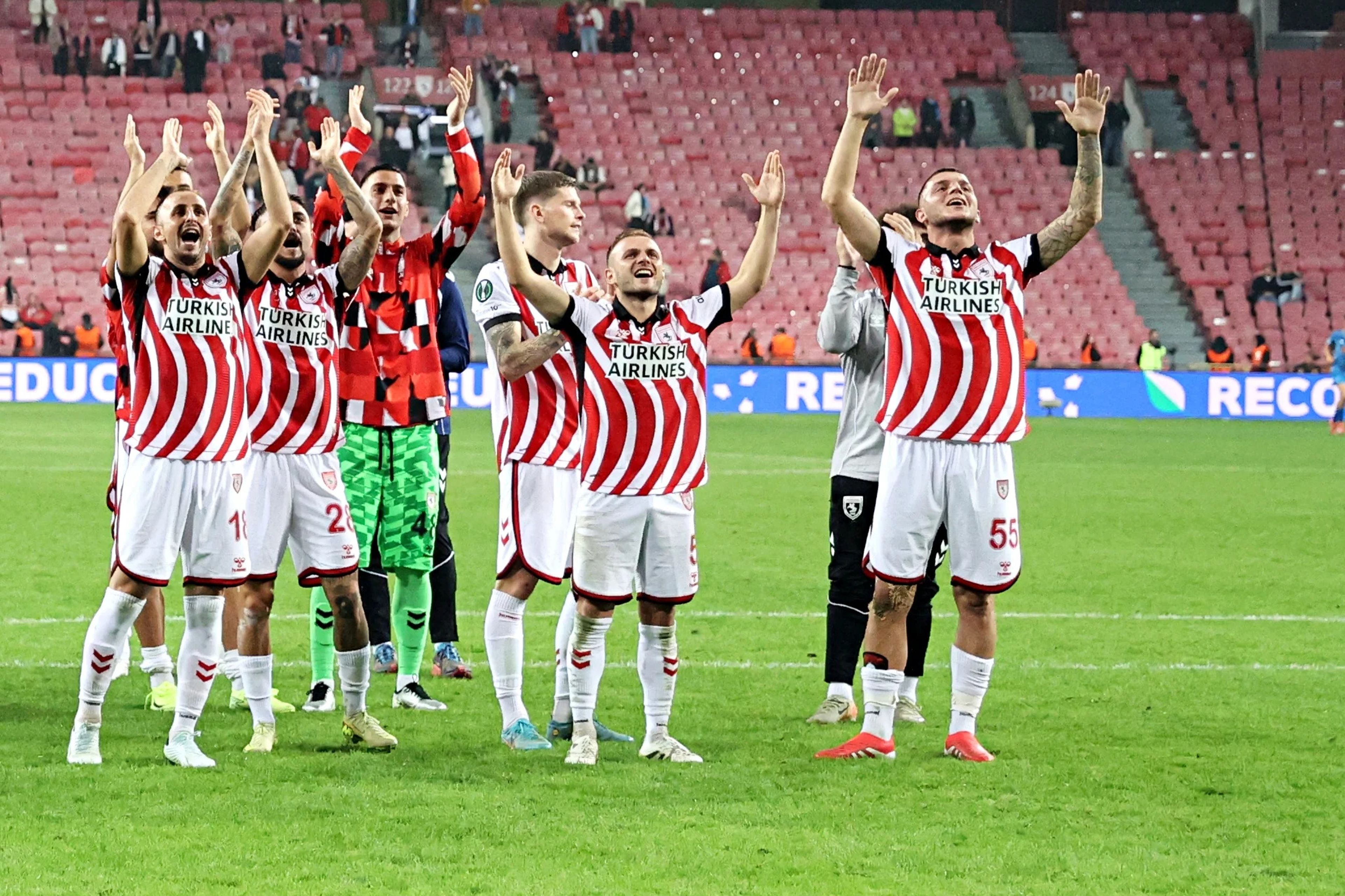 Samsunspor, Konferans Ligi'nde AEK'yı konuk ediyor: Hedef liderlik ve tarihi ilk 8!
