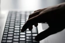 İstanbul'da yasa dışı bahis operasyonu! 18 şirkete el konuldu