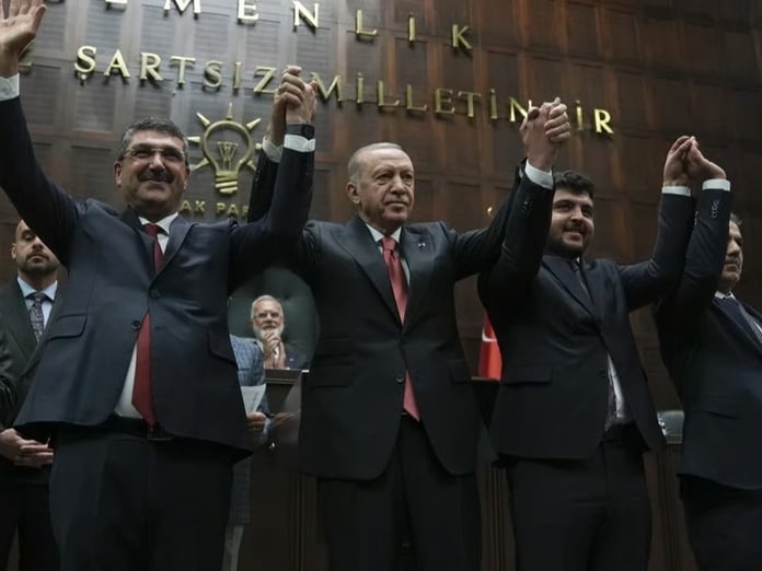 60 belediye neden AK Parti'ye geçti?