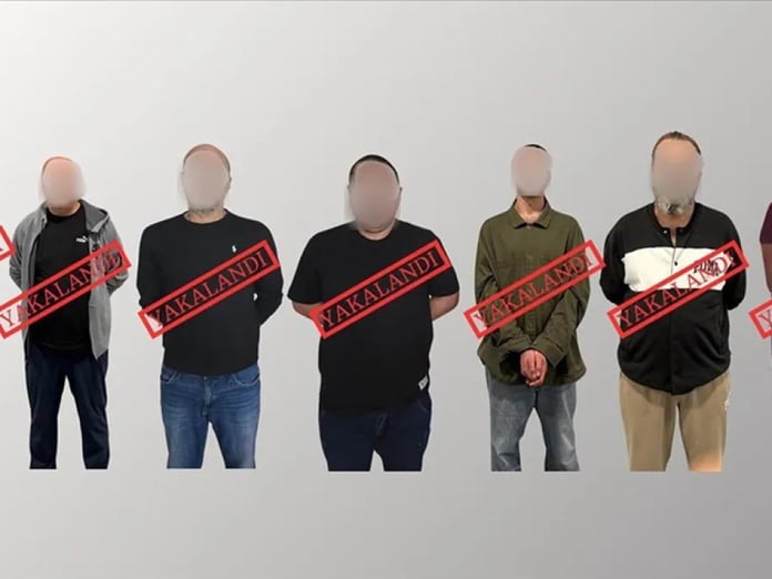 Kırmızı bültenle aranan 407 suçlu Türkiye'ye iade edildi