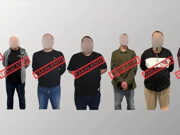 Kırmızı bültenle aranan 407 suçlu Türkiye'ye iade edildi