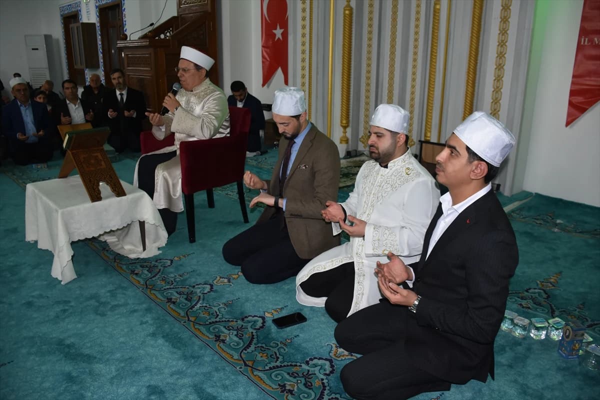 Şırnak'ta Kur'an-ı Kerim ziyafeti programı yoğun katılımla gerçekleştirildi