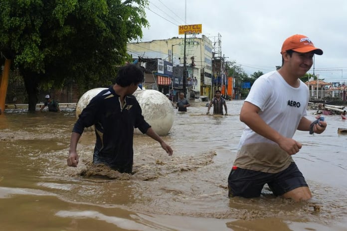 Meksika'da meydana gelen sel felaketinde 42 kişi hayatını kaybetti