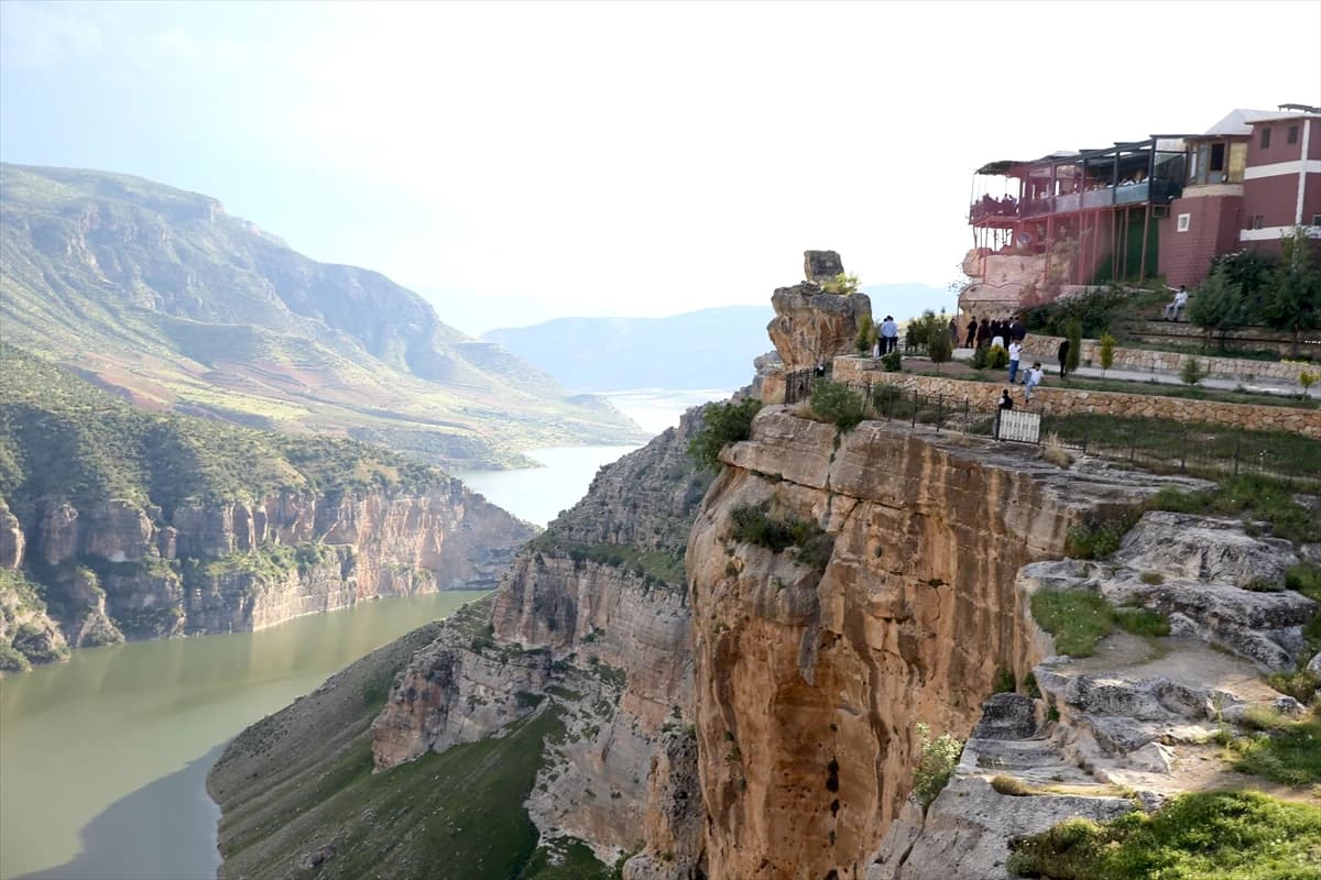 Siirt'te bulunan Botan Vadisi Milli Parkı bayram tatilinde ziyaretçi akınına uğruyor
