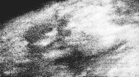Mariner 4 uzay aracı, 1965 yılında başka bir gezegenin —Mars'ın— o zamana kadarki ilk yakın plan fotoğrafını çekti.