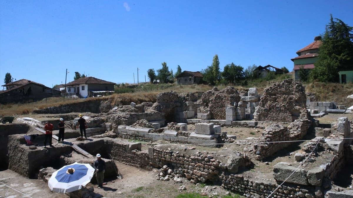 Sulusaray'ın altındaki Sebastapolis Antik Kenti gün yüzüne çıkarılıyor