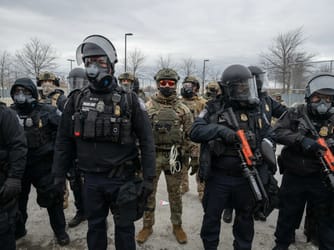 Pentagon Puts 1,500 Troops on Standby for Minnesota