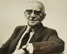 Hukuk Fakültesi mezunu, foto muhabiri, hakem ve yönetici: Burhan Felek'in çok yönlü yaşamı