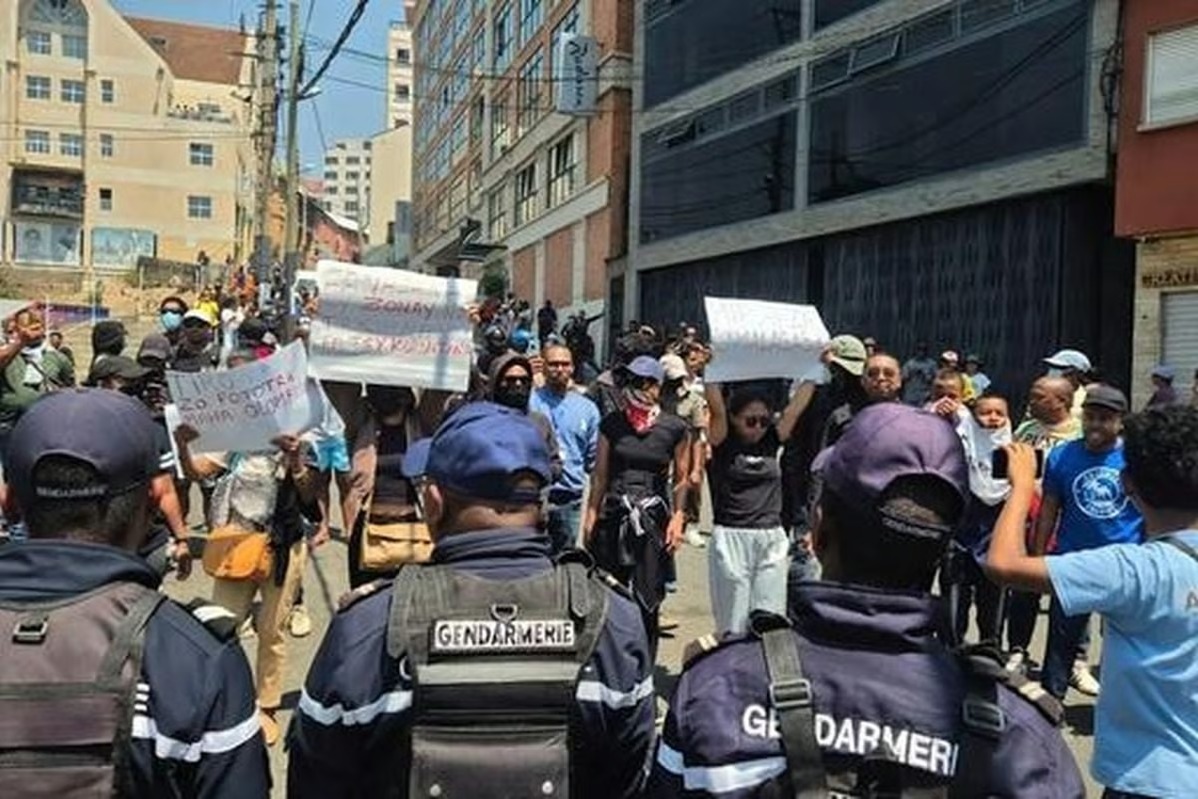 Madagascar Unrest Grows Despite Cabinet Dismissal