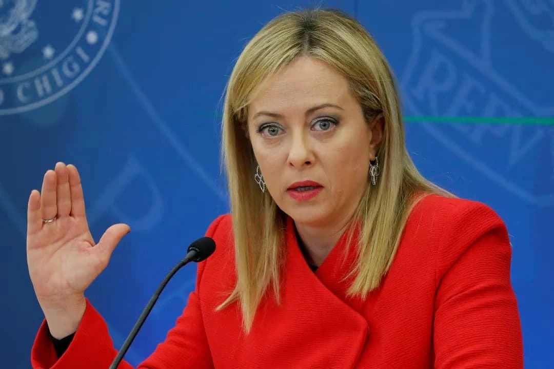 İtalya'da yabancı öğrenci ve başörtüsü tartışması büyüyor: Meloni'den yeni düzenleme