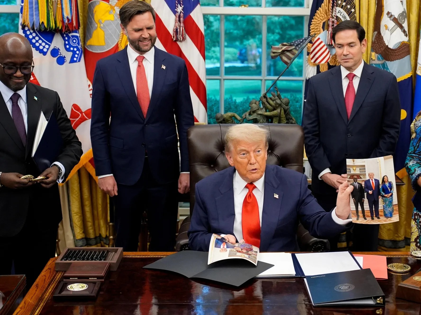 Rwanda and Congo Seal U.S.-Backed Economic Pact