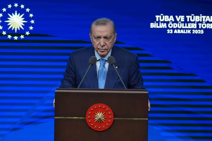 Cumhurbaşkanı Erdoğan'dan bilim dünyasına müjde: Türkiye bölgenin veri üssü oluyor