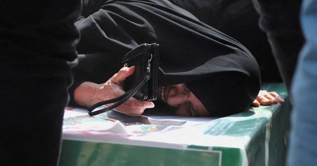 İran'ın sayısız bölgesinden cenaze görüntüleri geliyor - Reuters