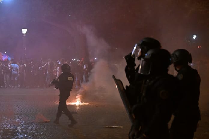 PSG şampiyonluğu sonrası Fransa'da olaylar: 2 ölü, 559 gözaltı