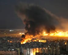 İsrail Lübnan'ın güneyinde "Hizbullah'a ait" olduğu iddia edilen binaları yıktı