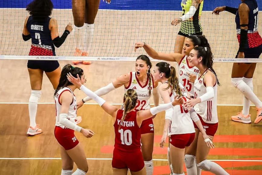 A Milli Kadın Voleybol Takımı Milletler Ligi'ne galibiyetle başladı