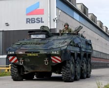 İngiltere’nin ilk yerli üretim Boxer zırhlısı Britanya ordusu envanterine katıldı