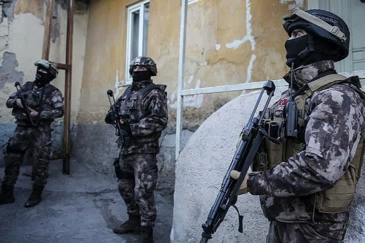 Kırklareli merkezli 4 ilde "Daltonlar" operasyonu: 18 gözaltıdan 4'ü tutuklandı