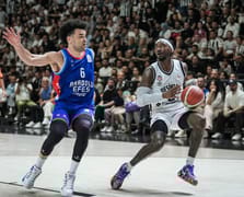 Anadolu Efes ve Beşiktaş, Basketbol Süper Ligi yarı final serisinde avantaj için sahaya çıkıyor