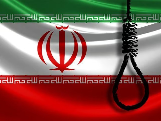 İran'da cinsel saldırı suçlusu halkın gözü önünde idam edildi