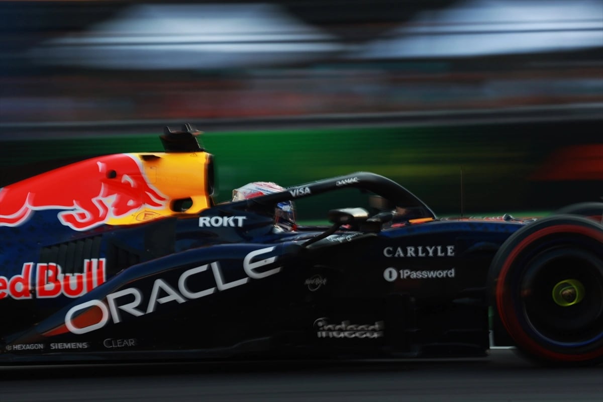 F1 Meksika GP'sinde antrenman zamanı 