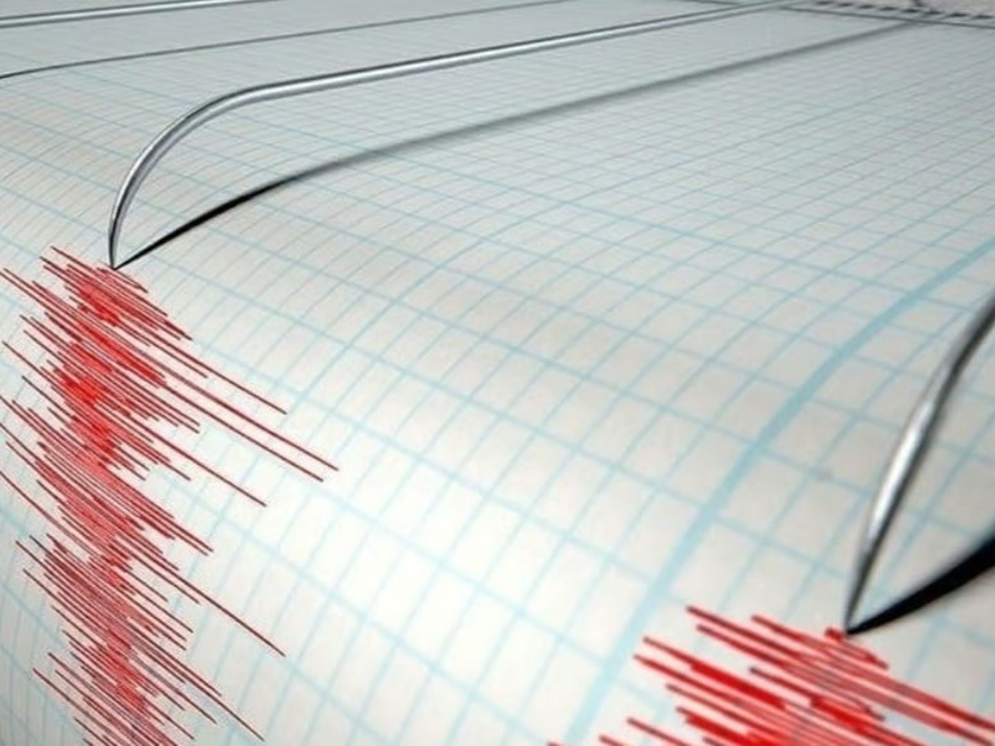 Bangladeş'te 5.5 büyüklüğünde deprem: 3 ölü