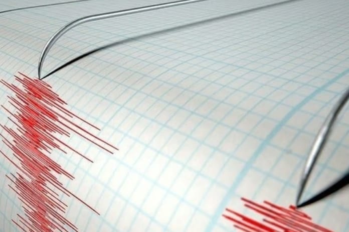 Bangladeş'te 5.5 büyüklüğünde deprem: 3 ölü