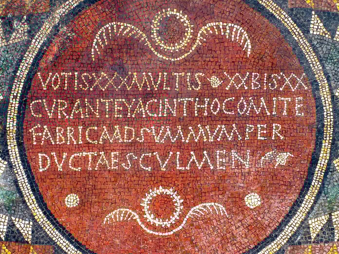 İç Anadolu'nun en büyük mozaik yapısında mezarlar bulundu