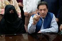 İmran Han ve eşi devlet hediyeleri davasında 17 yıl hapis cezasına çarptırıldı