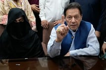 İmran Han ve eşi devlet hediyeleri davasında 17 yıl hapis cezasına çarptırıldı