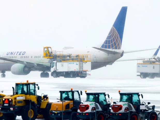 ABD’de kar fırtınası hava ulaşımını vurdu