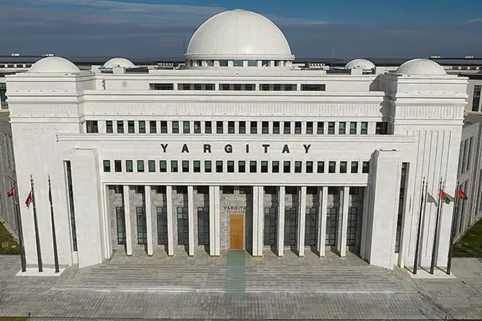Yargıtay'dan emsal karar: Komşusunun huzurunu bozan sanığa verilen hapis cezası onandı