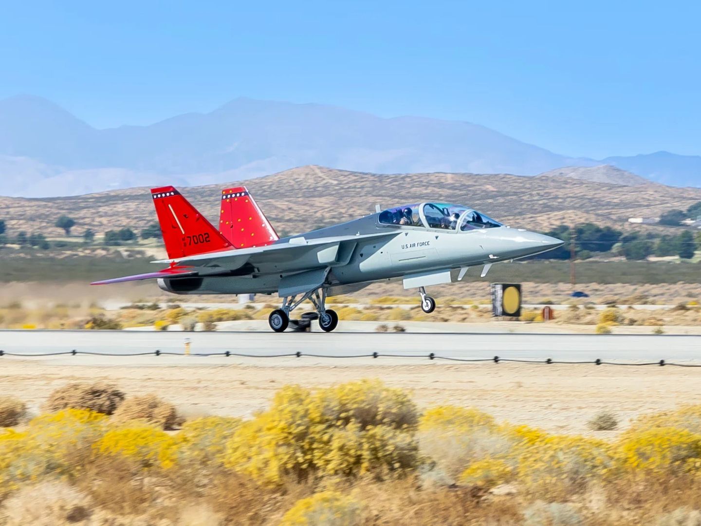 Boeing, ABD Donanması'nın yeni eğitim uçağı ihalesinden çekildi