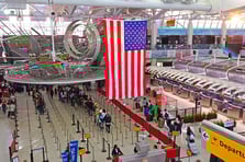 Trump yönetimi seyahat yasağı listesine 5 ülkeyi daha ekledi