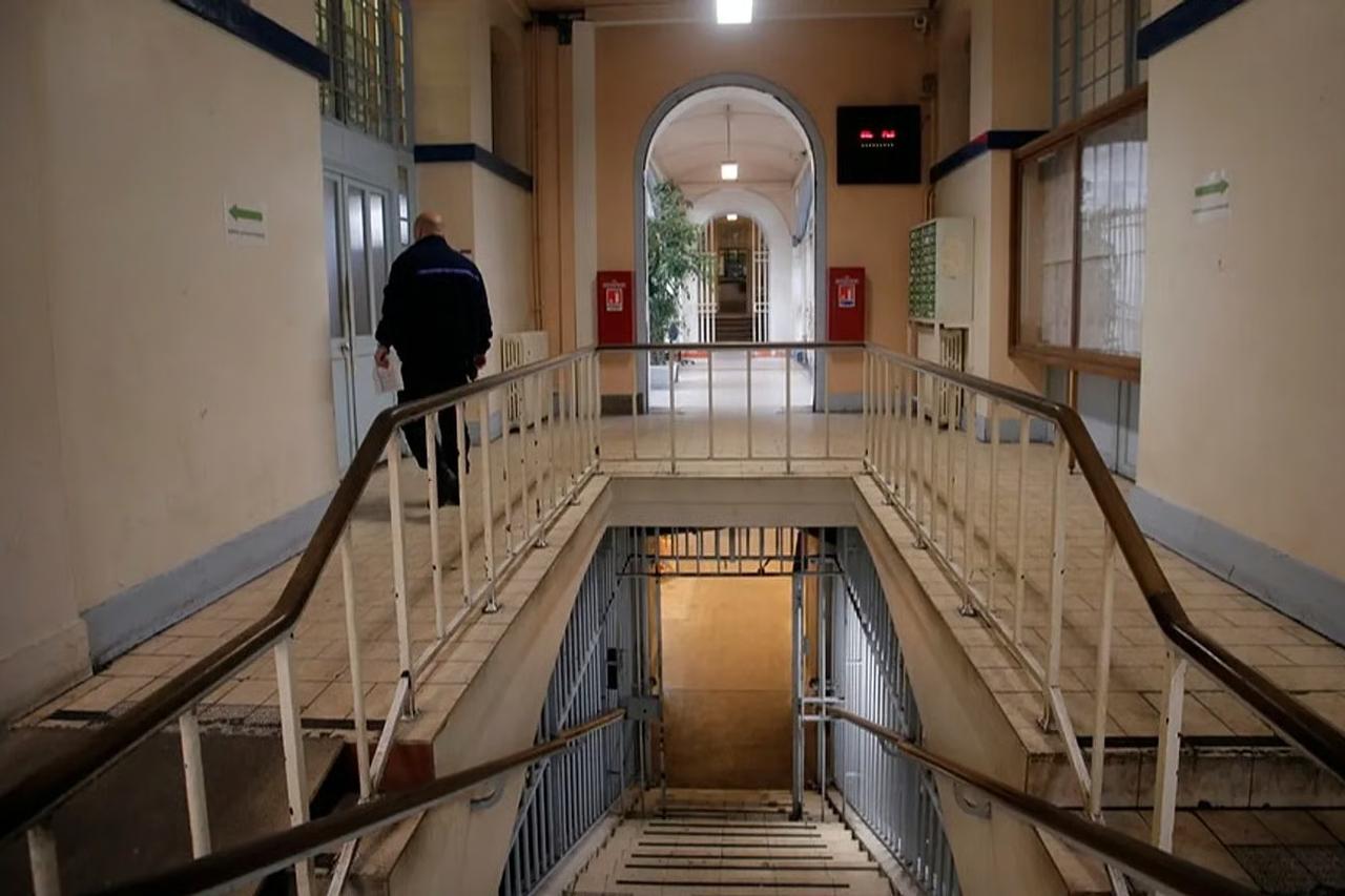 Fransa'da iki mahkum firar etti