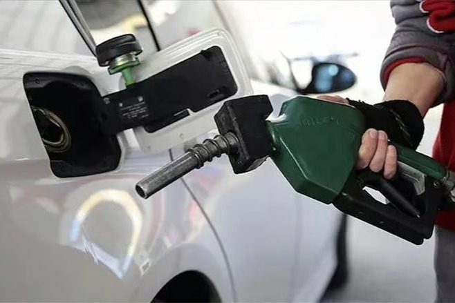 Motorine bir zam daha: Litre fiyatı 2,11 TL arttı, 