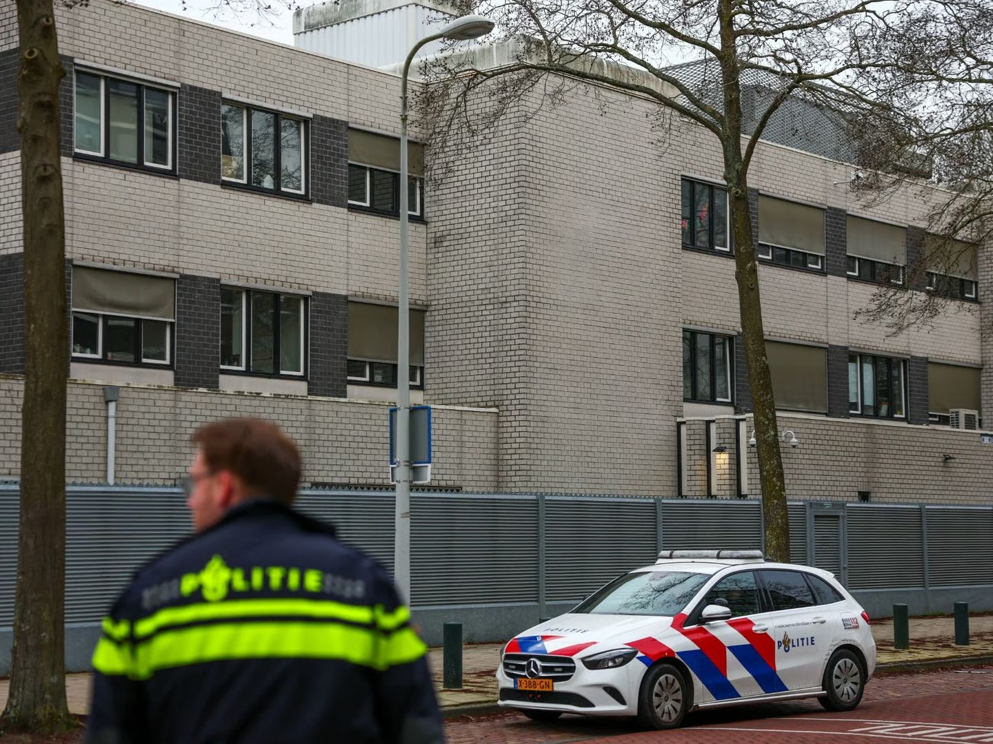Hollanda'nın başkenti Amsterdam’daki Yahudi okulunda patlama