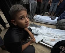 İsrail saldırılarında hayatını kaybeden Filistinliler toprağa verildi