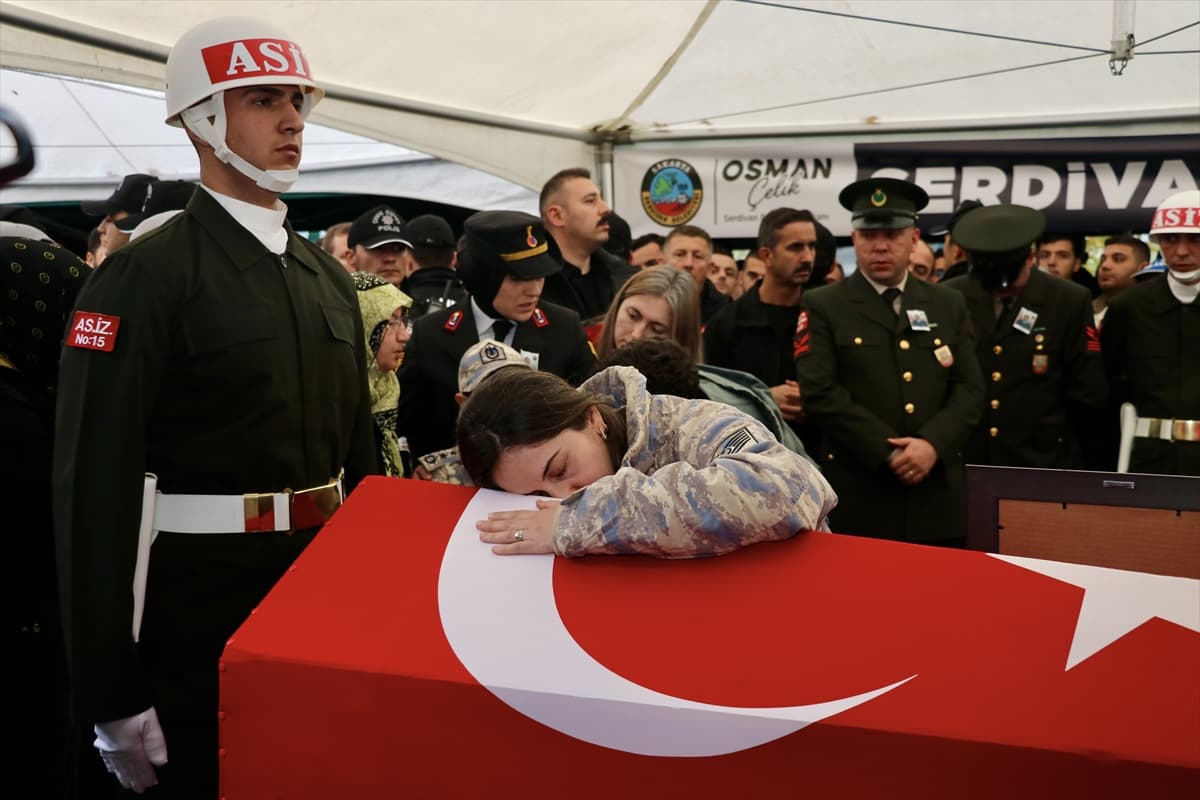 Türkiye için en acı günlerden biri: Şehitler son yolculuğuna uğurlandı