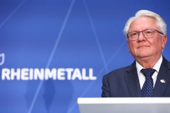 'We Will Call the Americans': Merkel to Rheinmetall