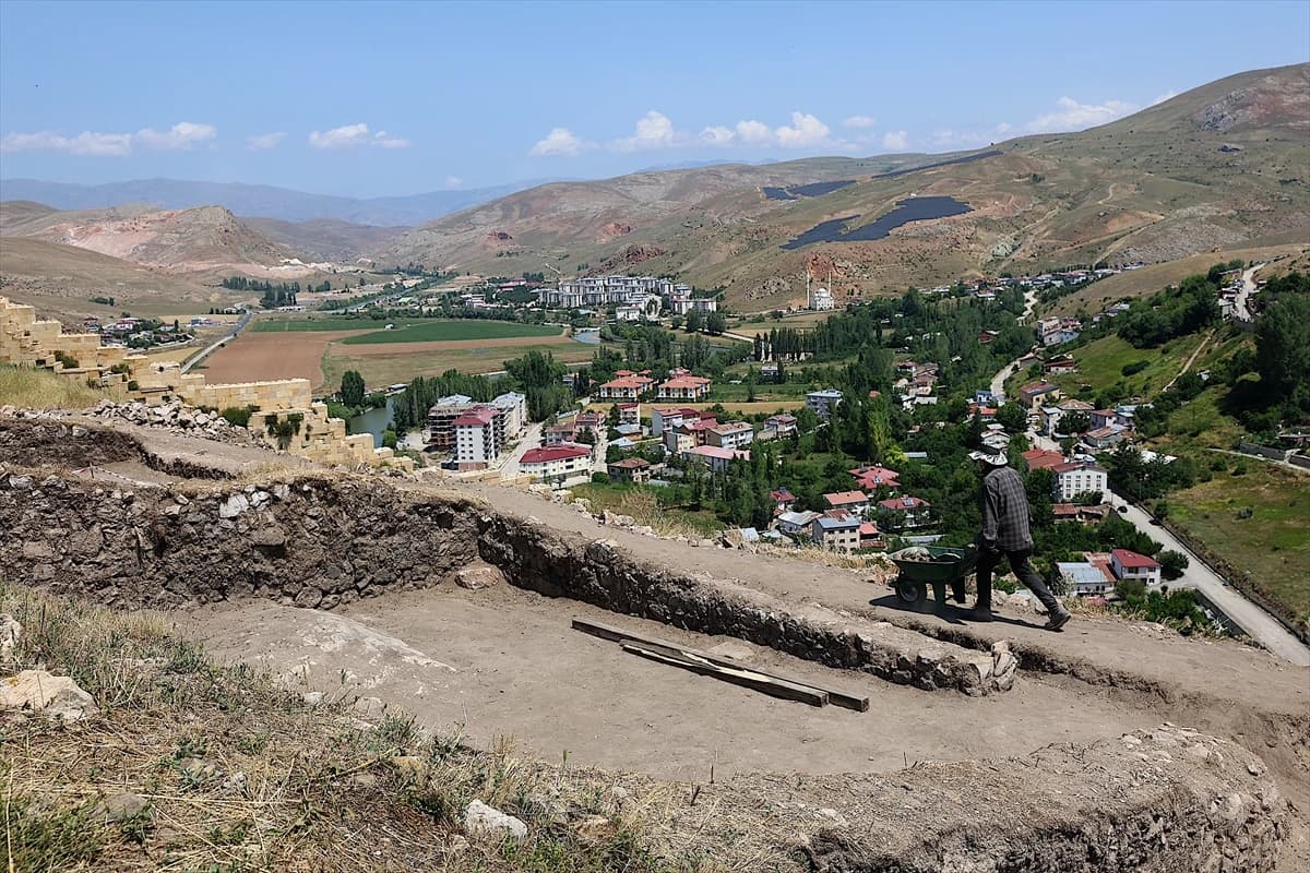 Bayburt Kalesi yeni keşiflere gebe
