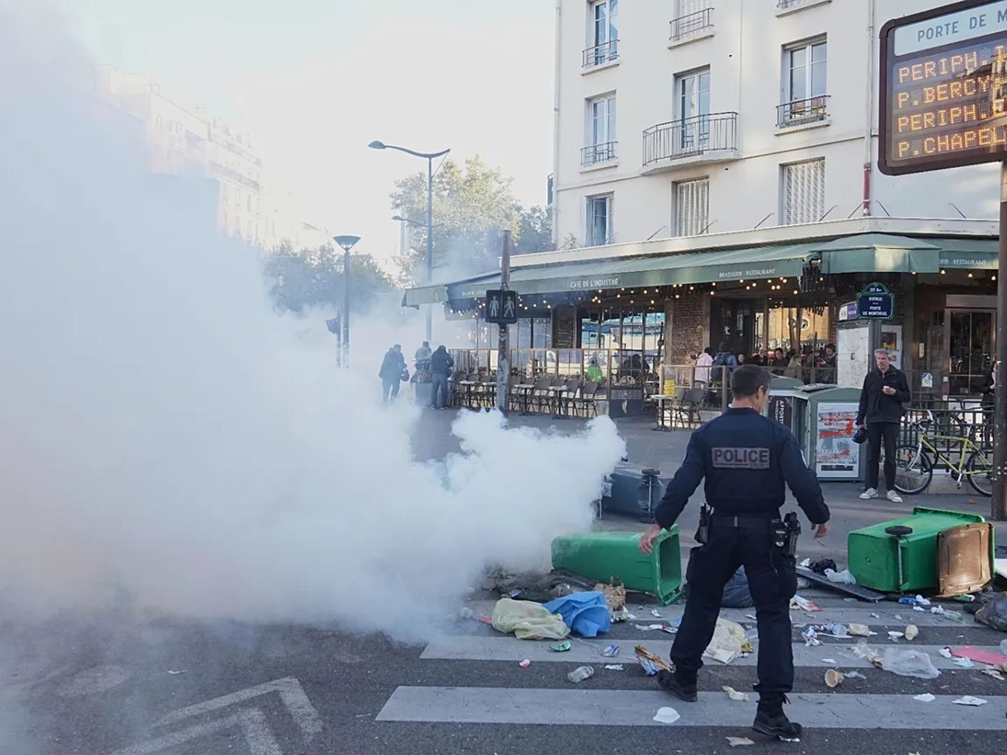 Fransa’da Macron karşıtı eylemlerde tansiyon yükseldi